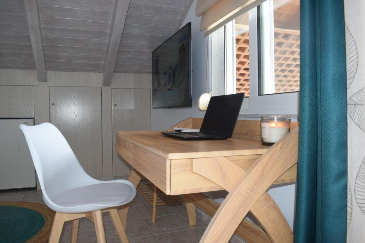 Alexandros Seaside Family Apartments & Villas - Paradise, 7' From Petalidi Kalamaki  Exterior photo
