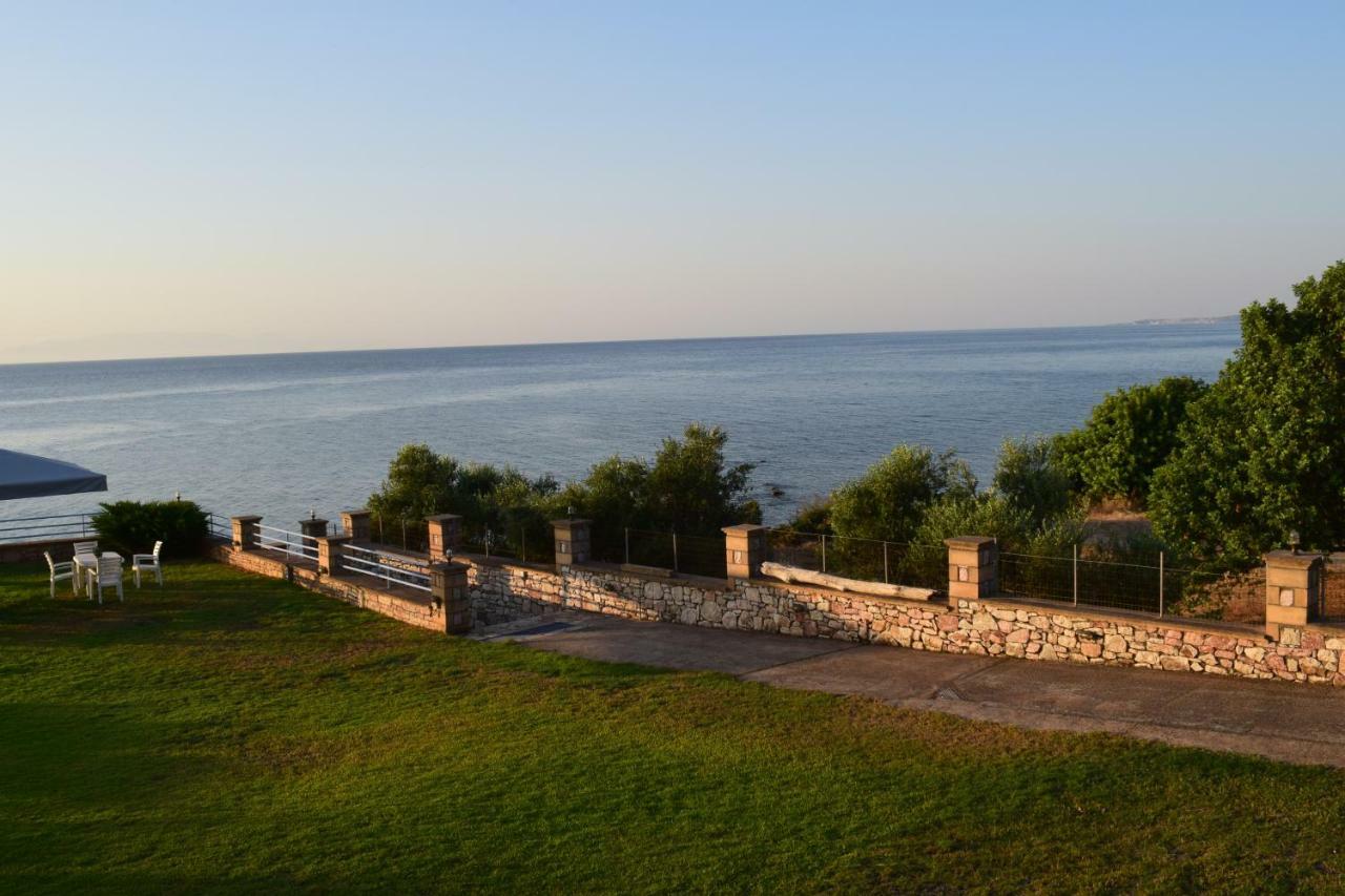 Alexandros Seaside Family Apartments & Villas - Paradise, 7' From Petalidi Kalamaki  Exterior photo