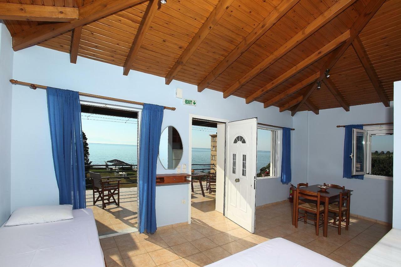 Alexandros Seaside Family Apartments & Villas - Paradise, 7' From Petalidi Kalamaki  Exterior photo