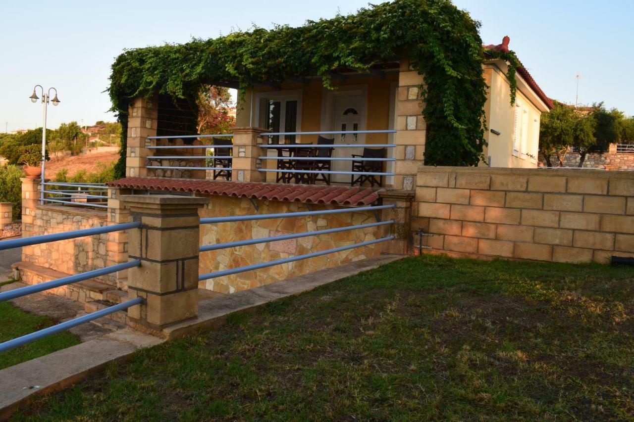 Alexandros Seaside Family Apartments & Villas - Paradise, 7' From Petalidi Kalamaki  Exterior photo