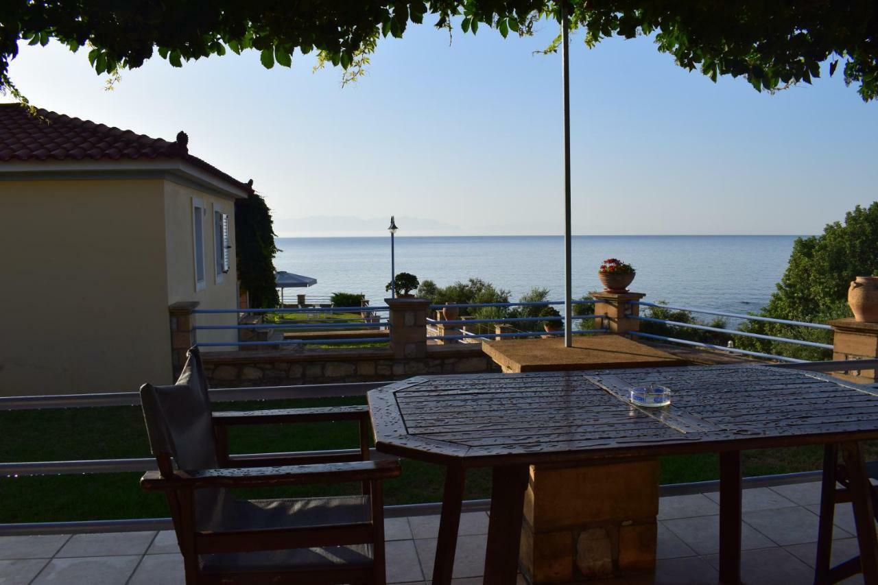 Alexandros Seaside Family Apartments & Villas - Paradise, 7' From Petalidi Kalamaki  Exterior photo