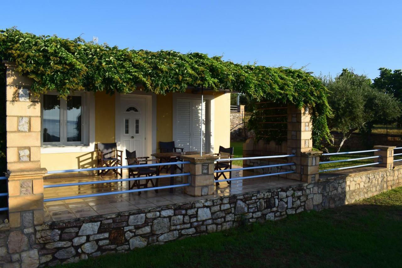 Alexandros Seaside Family Apartments & Villas - Paradise, 7' From Petalidi Kalamaki  Exterior photo