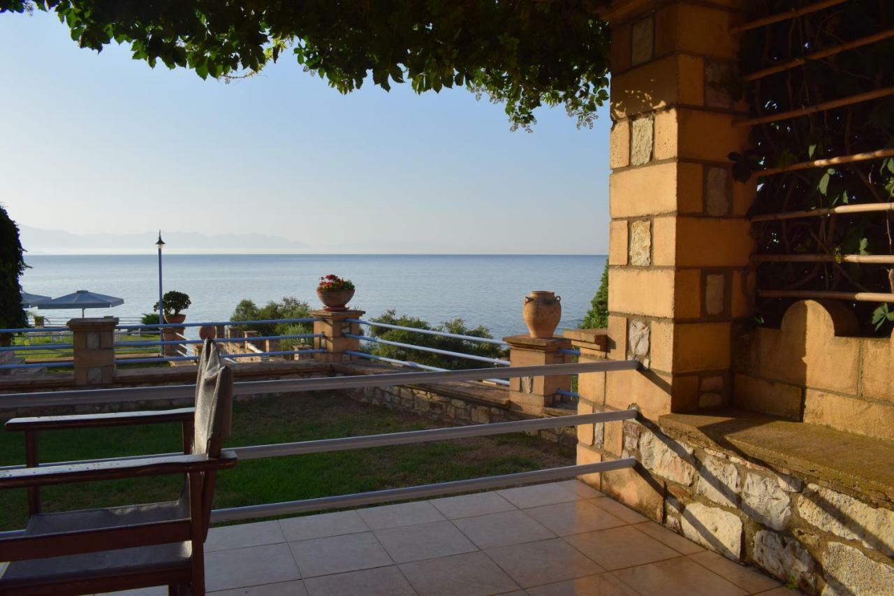 Alexandros Seaside Family Apartments & Villas - Paradise, 7' From Petalidi Kalamaki  Exterior photo