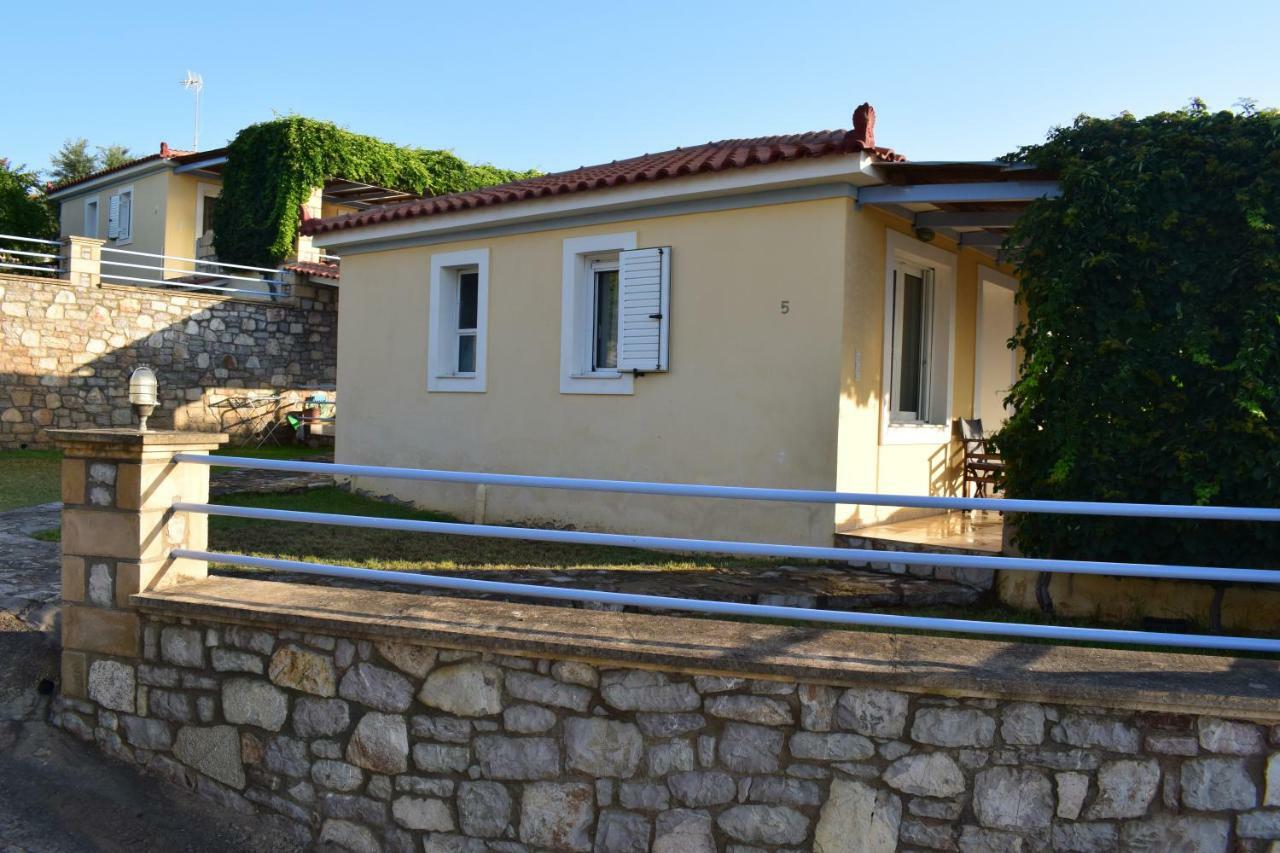 Alexandros Seaside Family Apartments & Villas - Paradise, 7' From Petalidi Kalamaki  Exterior photo